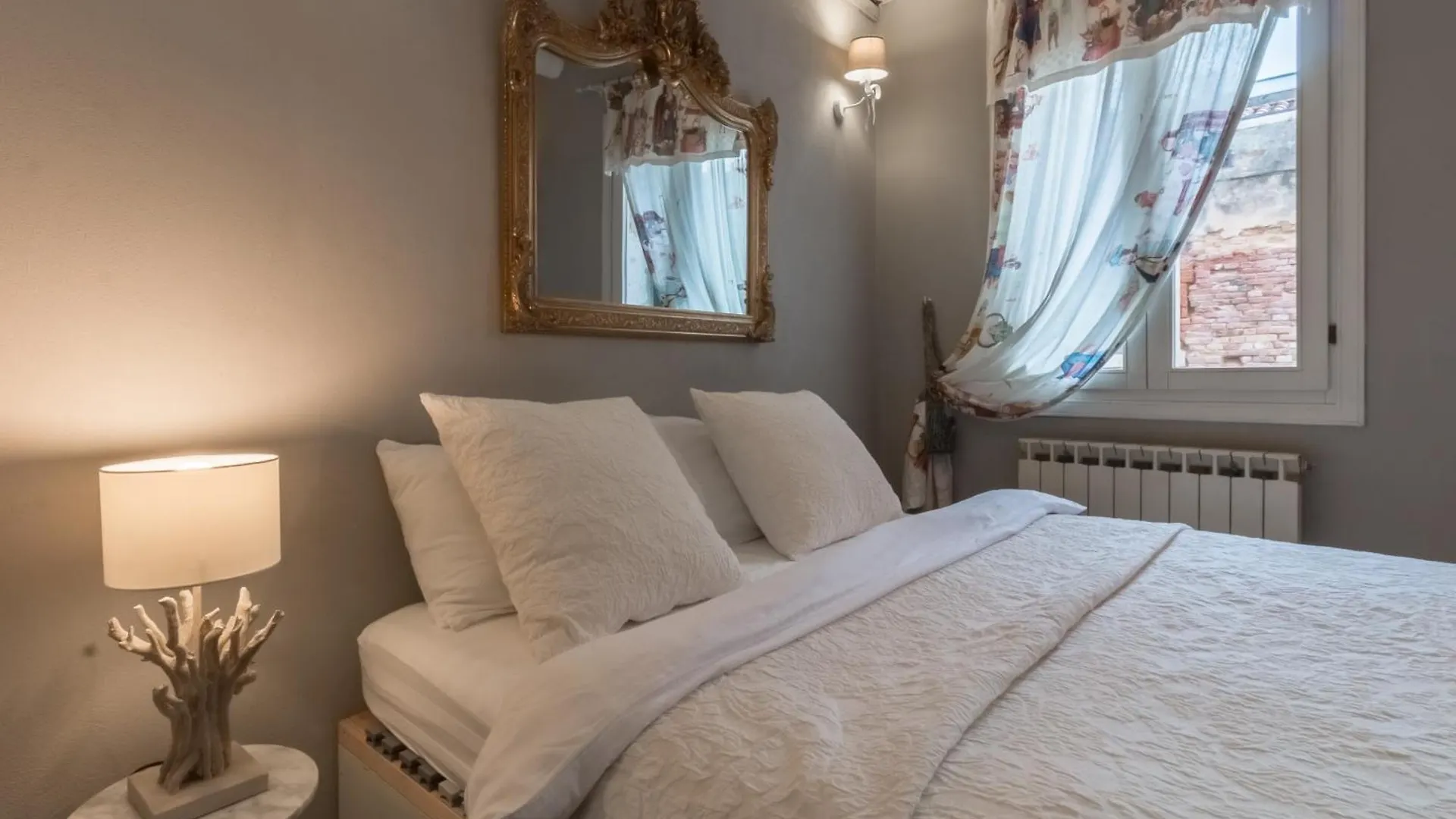 Rio Marin Floating Gondola View & Patio Apartment Venice